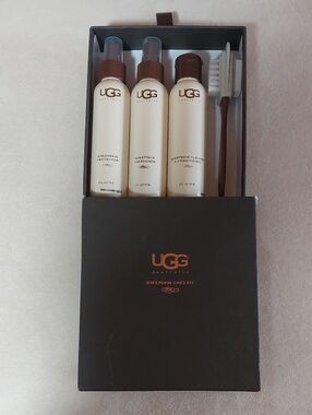 UGG Men Grooming Sheepskin Care Set - Cream & Brown